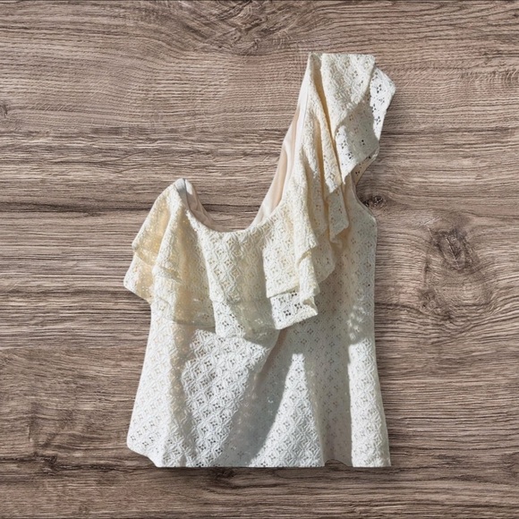 Banana Republic Chic Off-White One shoulder Lace Ruffled Dressy Top Size XS - Picture 3 of 3